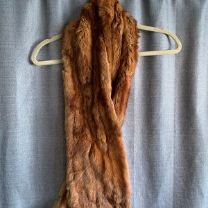 Elegant and Chic: Mink Fur Scarf in Excellent Condition